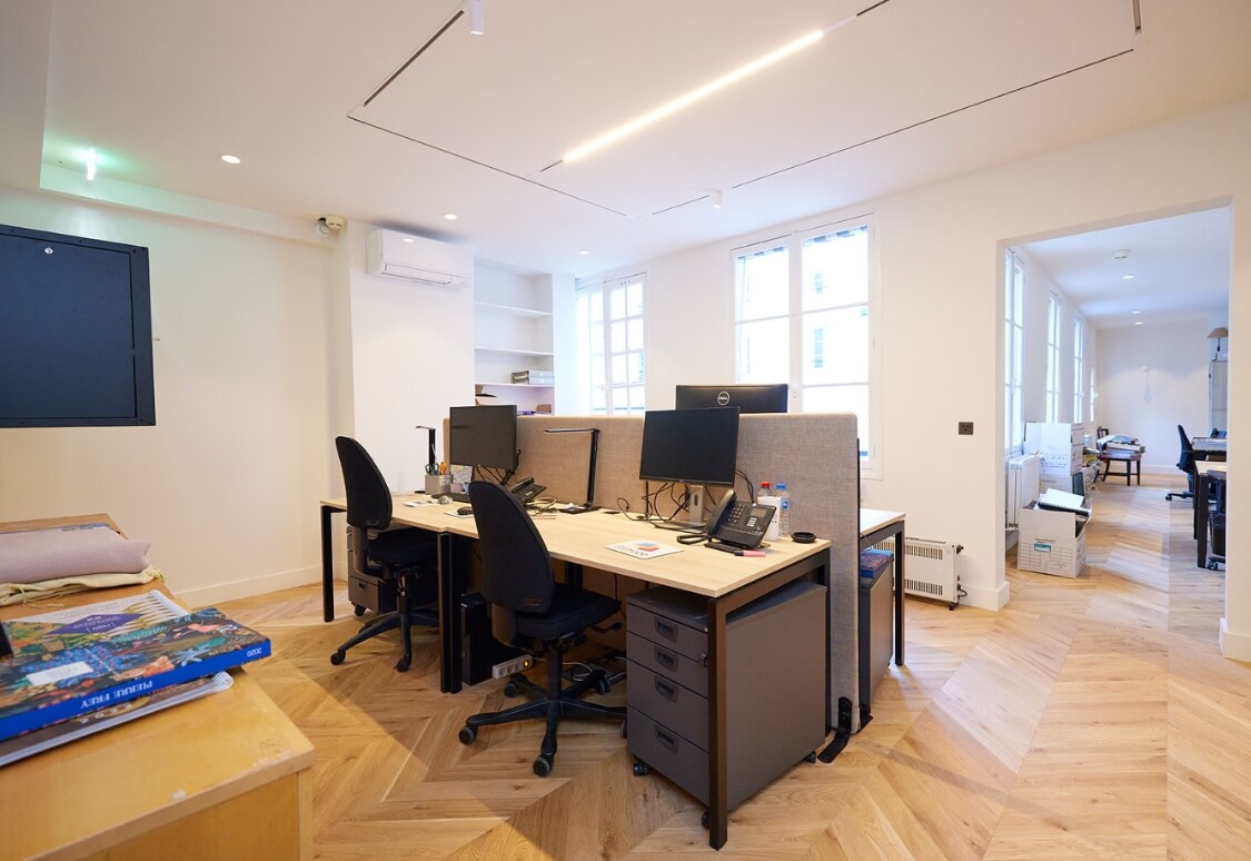 Bureau 4 postes de travail Bureau 4 postes de travail