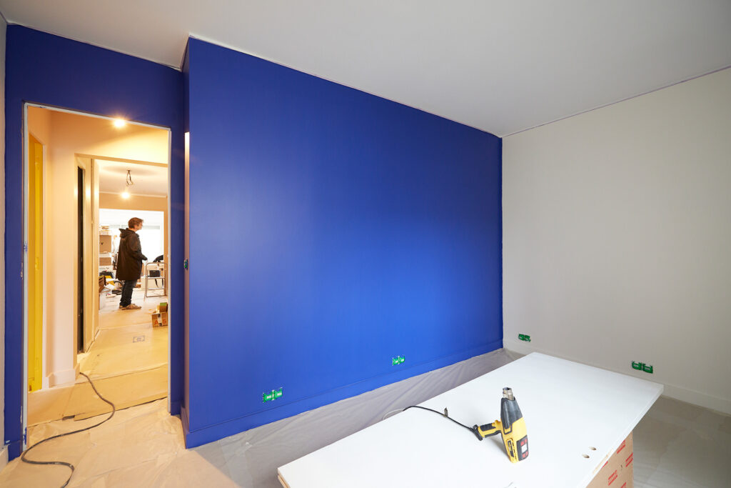 Peinture bleue