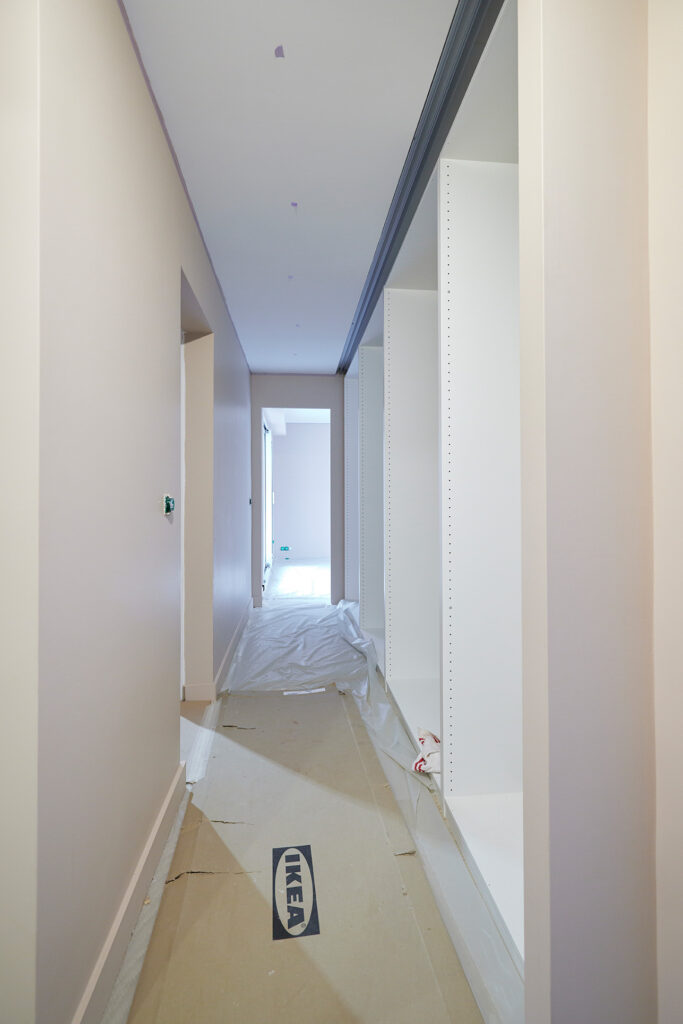Rénovation couloir avec penderies