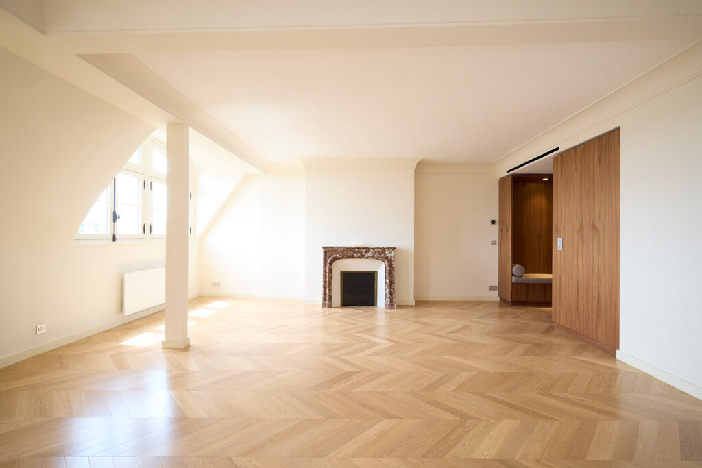 Salon Parquet massif point de Hongrie